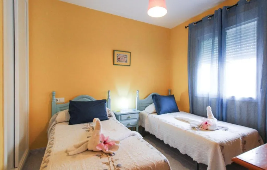 Apartamento En Torrox: 2 Dormitorio Wifi Y Piscina Torrox
