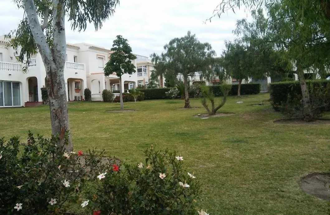 Apartamento En Torrox: 2 Dormitorio Wifi Y Piscina location